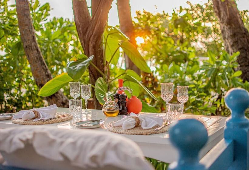 هتل Malahini Kuda Bandos Resort