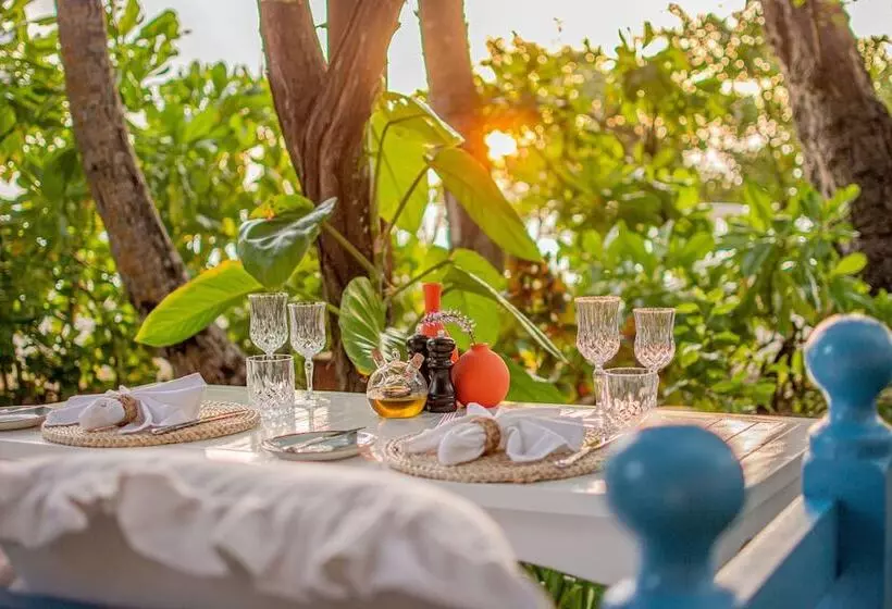 هتل Malahini Kuda Bandos Resort