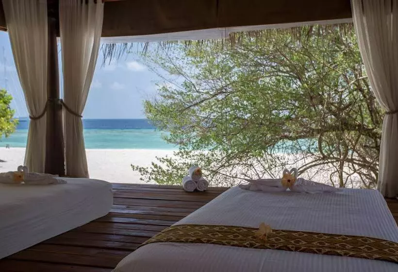 هتل Malahini Kuda Bandos Resort