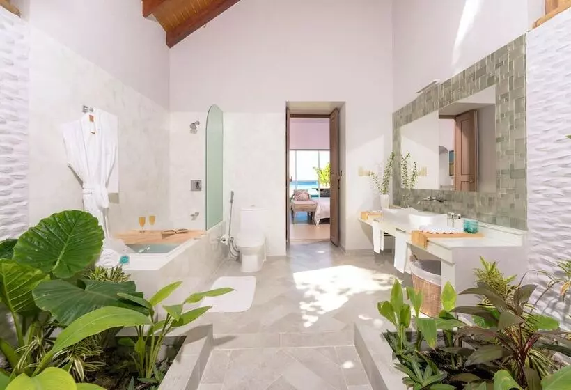 هتل Malahini Kuda Bandos Resort