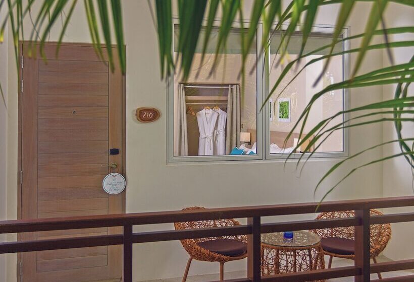 هتل Malahini Kuda Bandos Resort