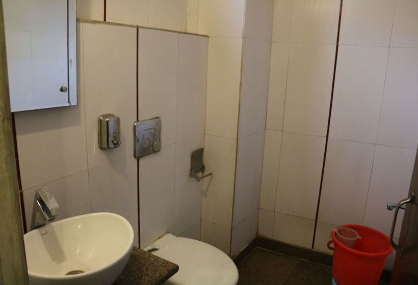 בית מלון כפרי Seven Seas Inn