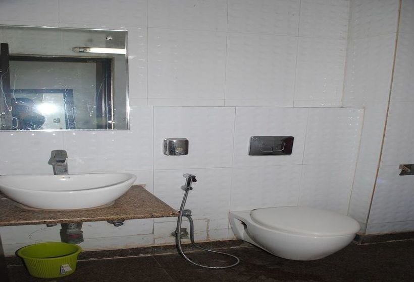 בית מלון כפרי Seven Seas Inn