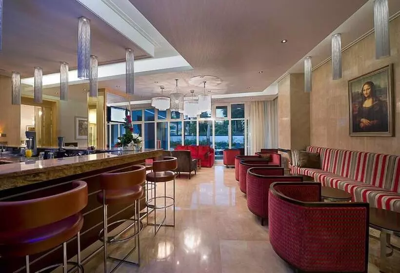 هتل The George