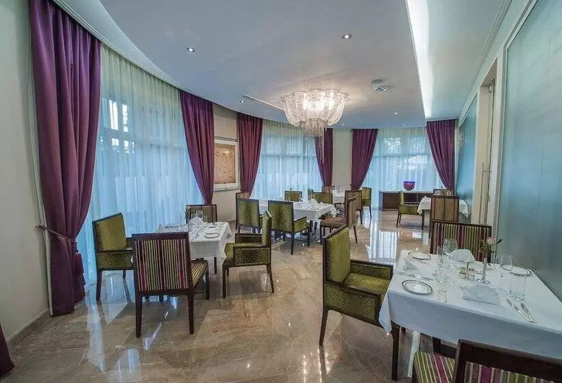 هتل The George