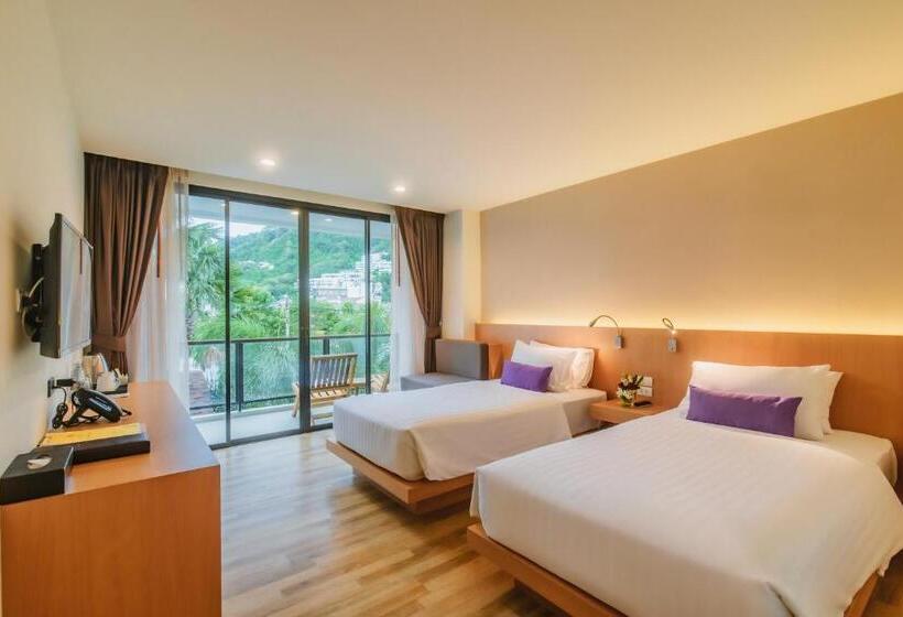 בית מלון כפרי The Lunar Patong