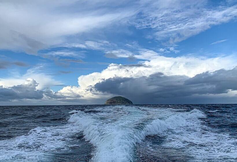 ホテル Woodland Bay