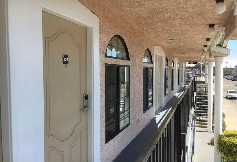 モーテル Seaview Inn Grover Beach