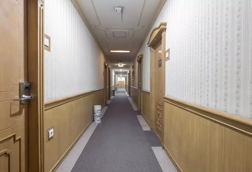 OYO 821 Hotel Dinasti