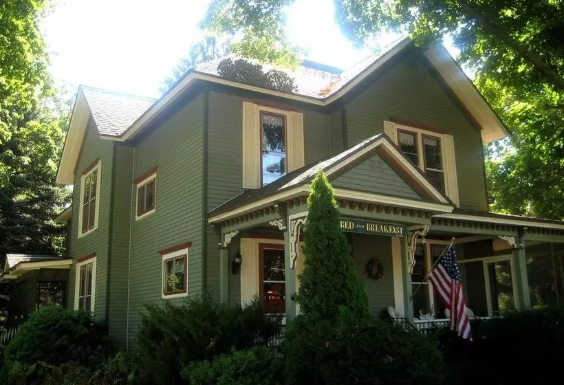 White Swan Inn Bed & Breakfast