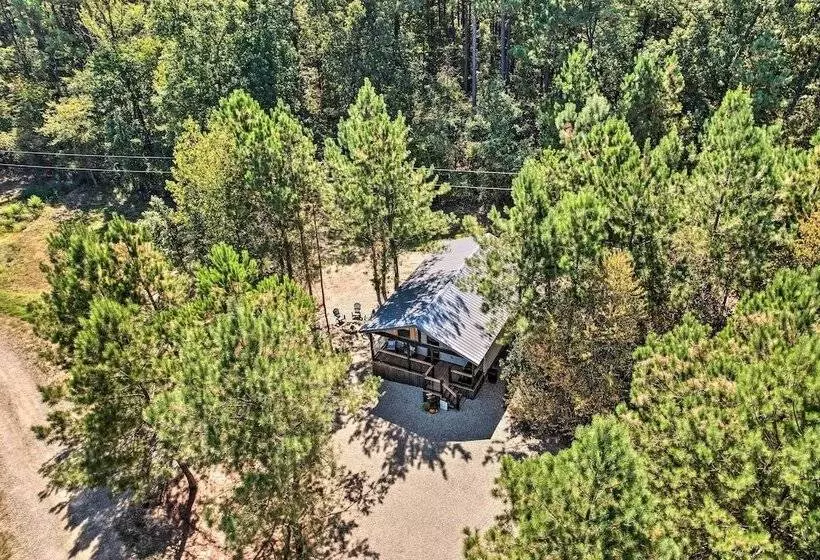 A Little Bit Of Simple  Cabin W/ Pond Access