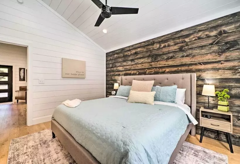 A Little Bit Of Simple  Cabin W/ Pond Access