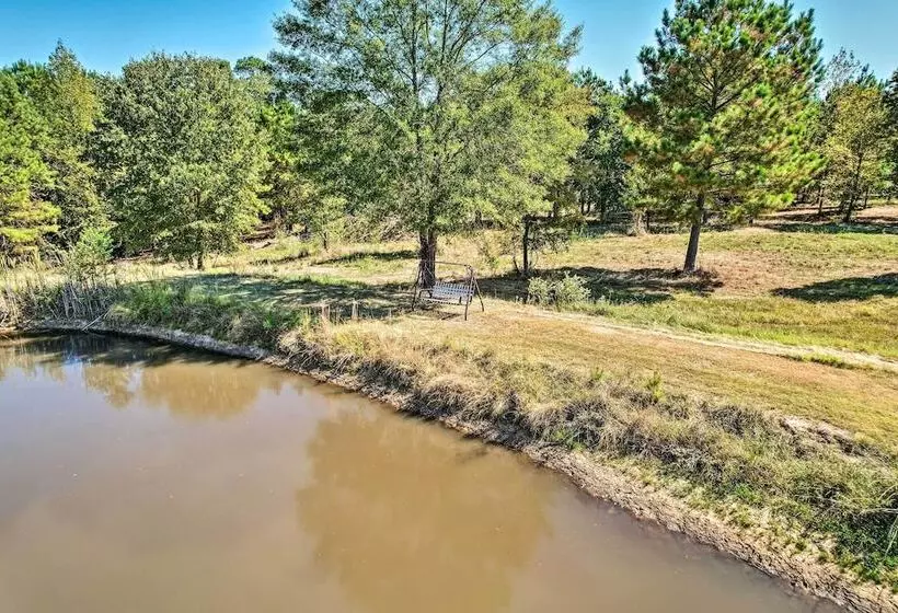 A Little Bit Of Simple  Cabin W/ Pond Access
