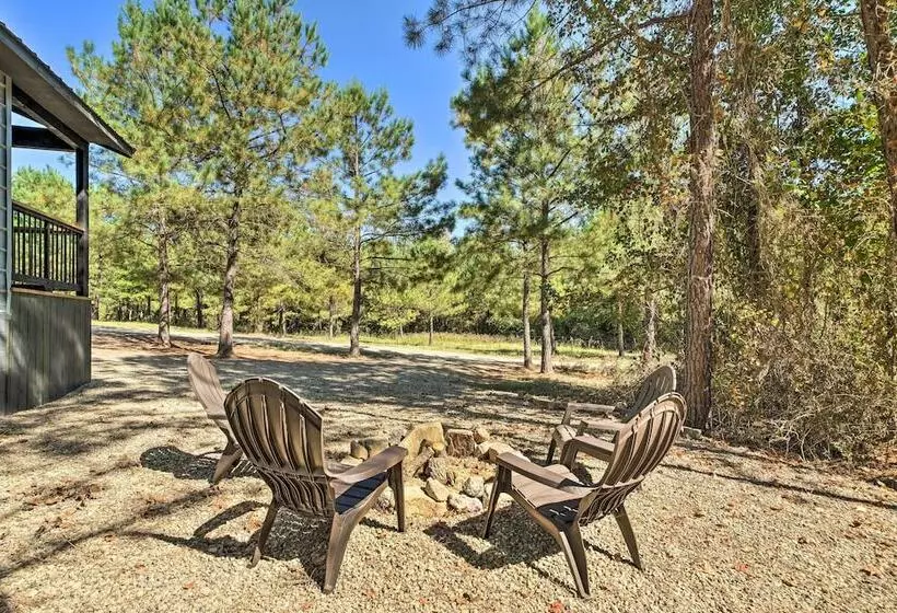 A Little Bit Of Simple  Cabin W/ Pond Access