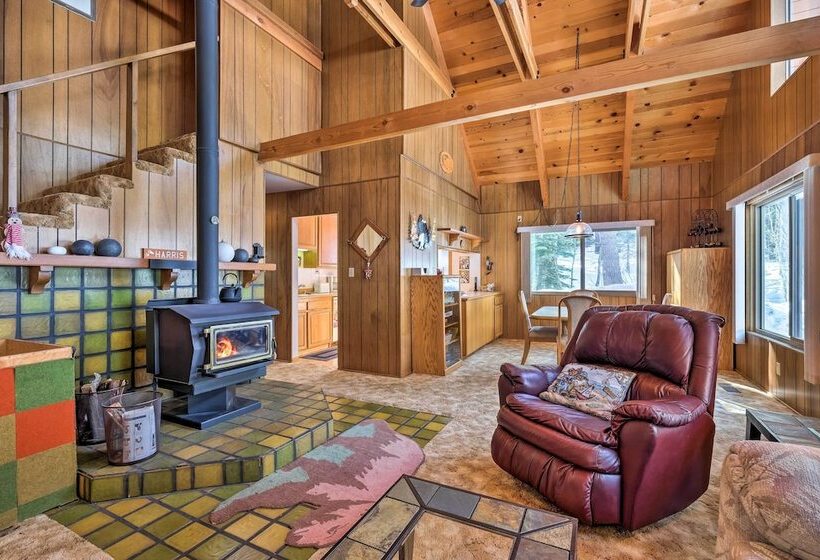 Near Hiking & Skiing: Bear Valley Cabin!