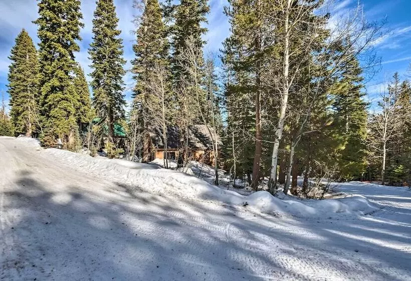 Near Hiking & Skiing: Bear Valley Cabin!