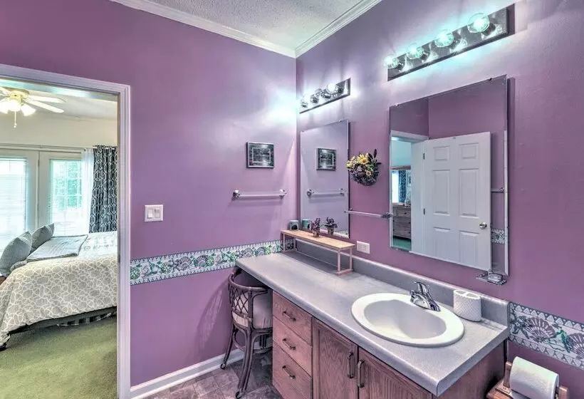 Beautiful Lakefront Retreat W/ Dock & Grill!