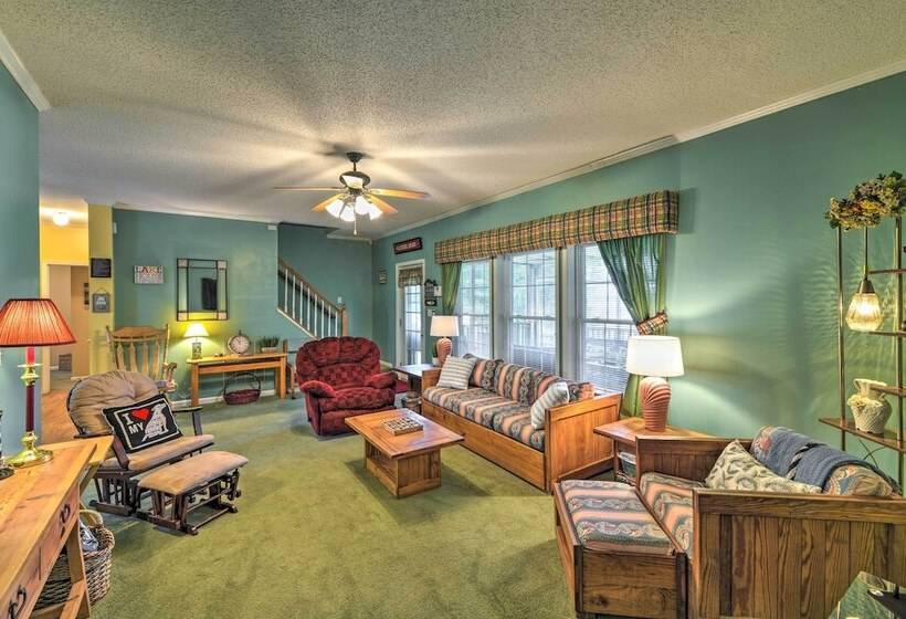 Beautiful Lakefront Retreat W/ Dock & Grill!