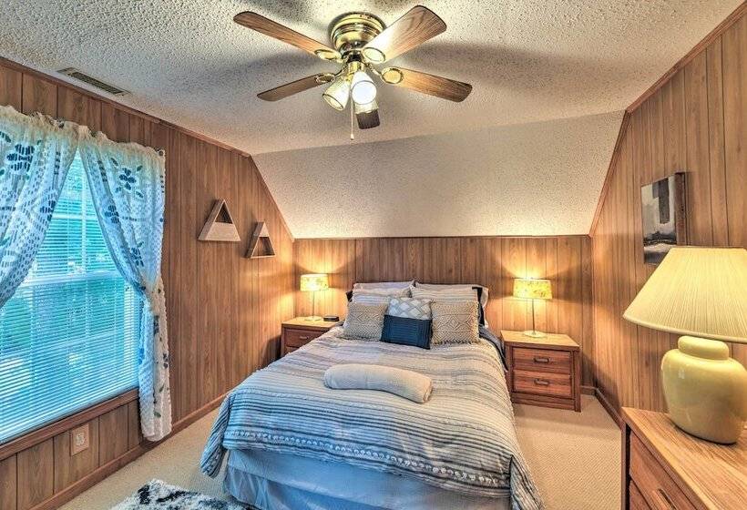 Beautiful Lakefront Retreat W/ Dock & Grill!