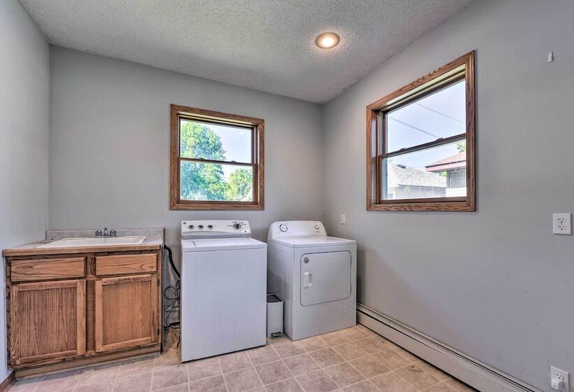 Blue Haven Watertown Retreat By Crow River!