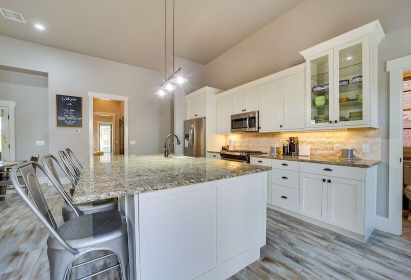 Carlton Landing Retreat W/ Eufaula Lake Access!