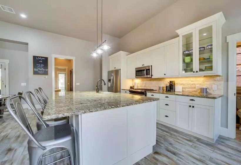 Carlton Landing Retreat W/ Eufaula Lake Access!