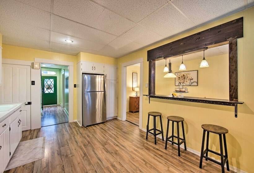 Central Lancaster Home < 1 Mi To Downtown!