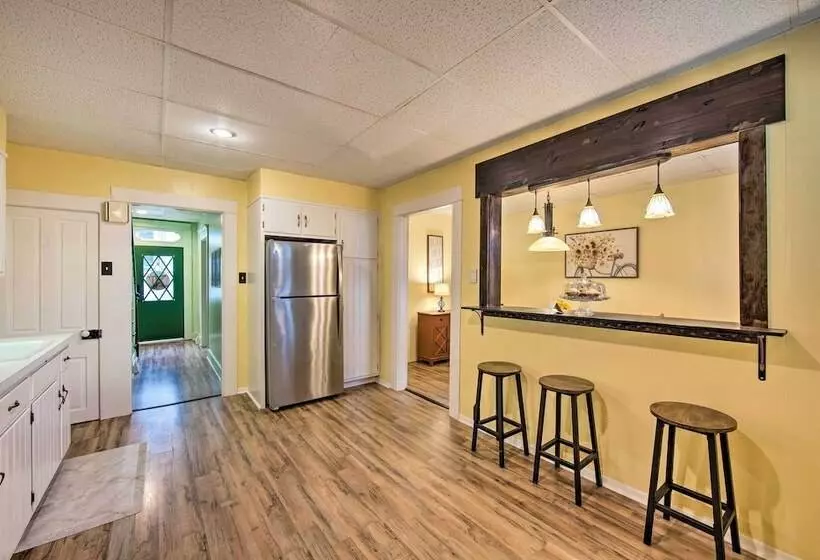 Central Lancaster Home < 1 Mi To Downtown!