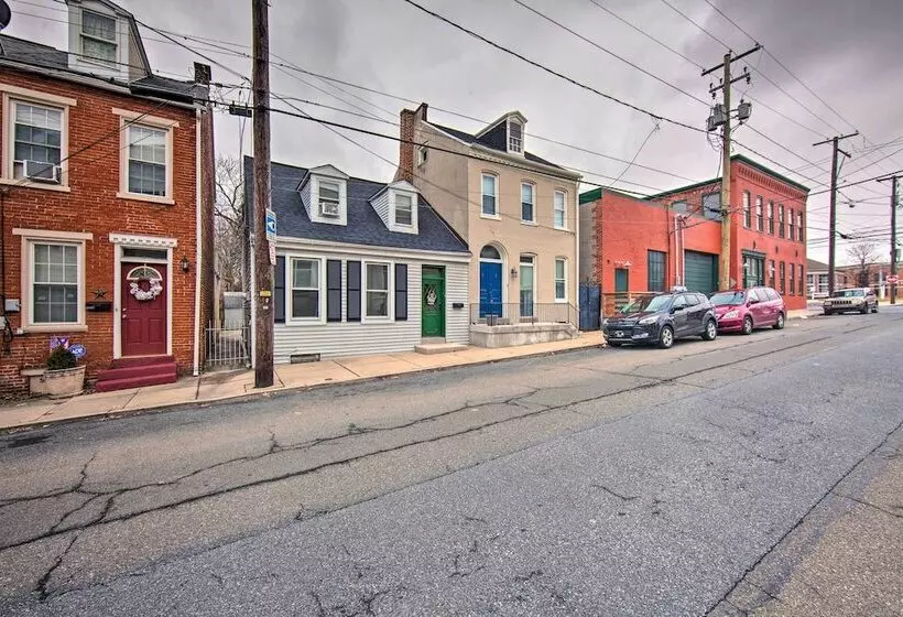 Central Lancaster Home < 1 Mi To Downtown!