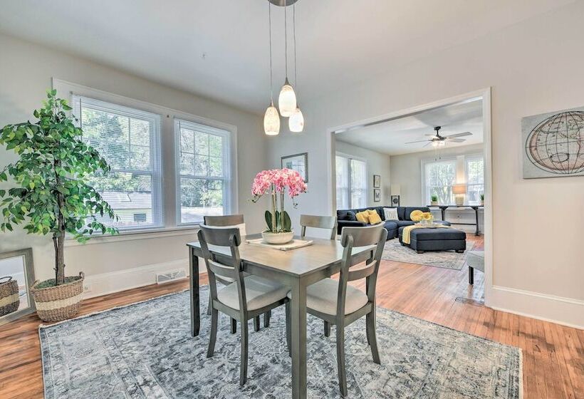 Charming Charlotte Abode W/ Deck & Fire Pit!