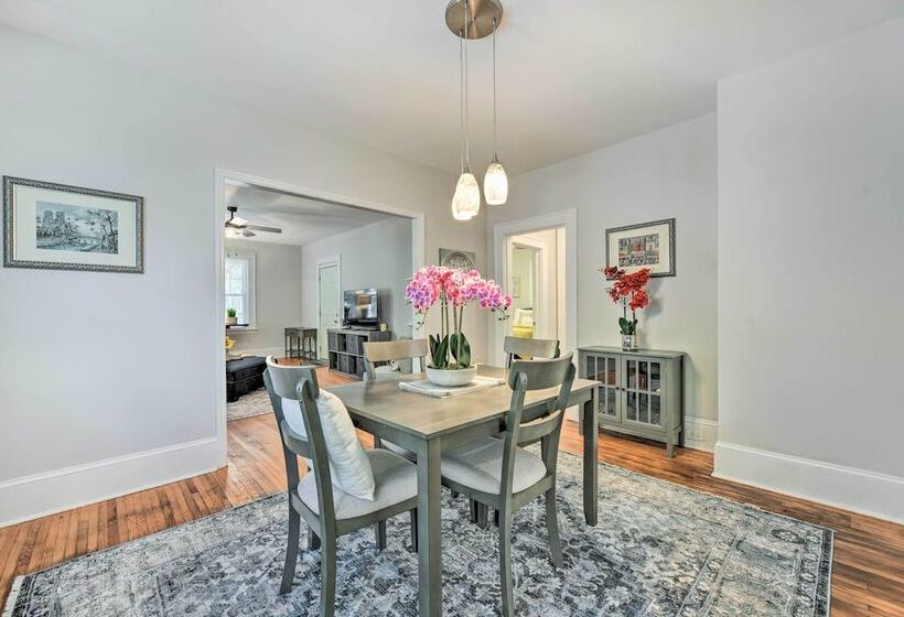 Charming Charlotte Abode W/ Deck & Fire Pit!