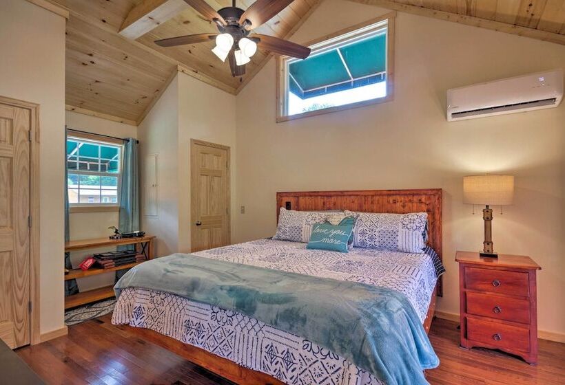 Cozy Riverfront Cabin W/ Private Deck & Hot Tub!