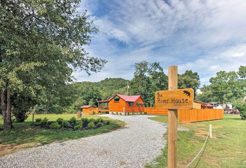 Cozy Riverfront Cabin W/ Private Deck & Hot Tub!