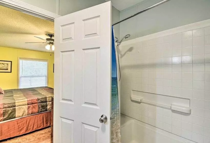 Charming Supply Home < 2 Mi To Holden Beach!