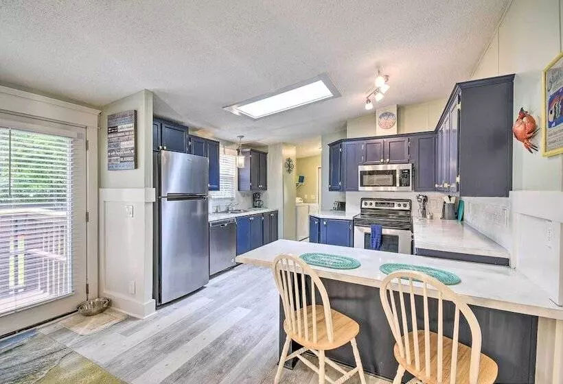 Charming Supply Home < 2 Mi To Holden Beach!