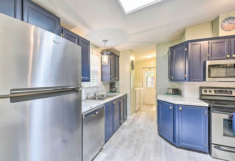 Charming Supply Home < 2 Mi To Holden Beach!