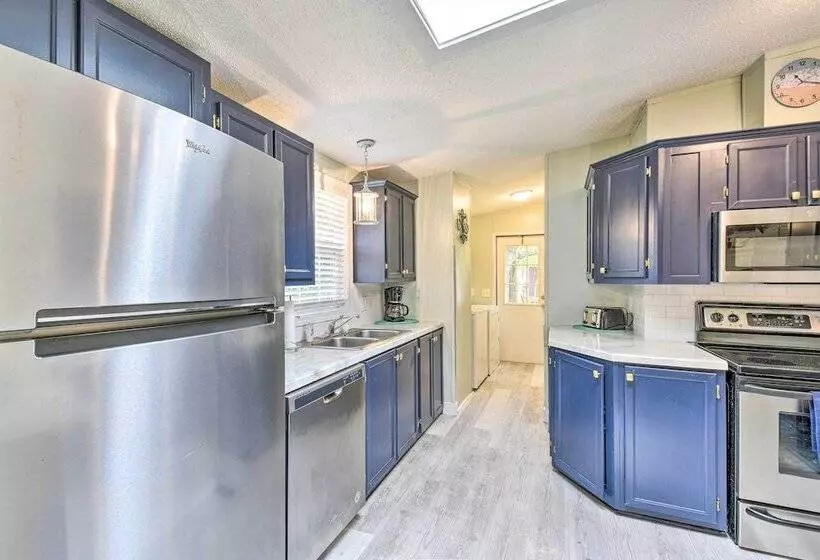 Charming Supply Home < 2 Mi To Holden Beach!