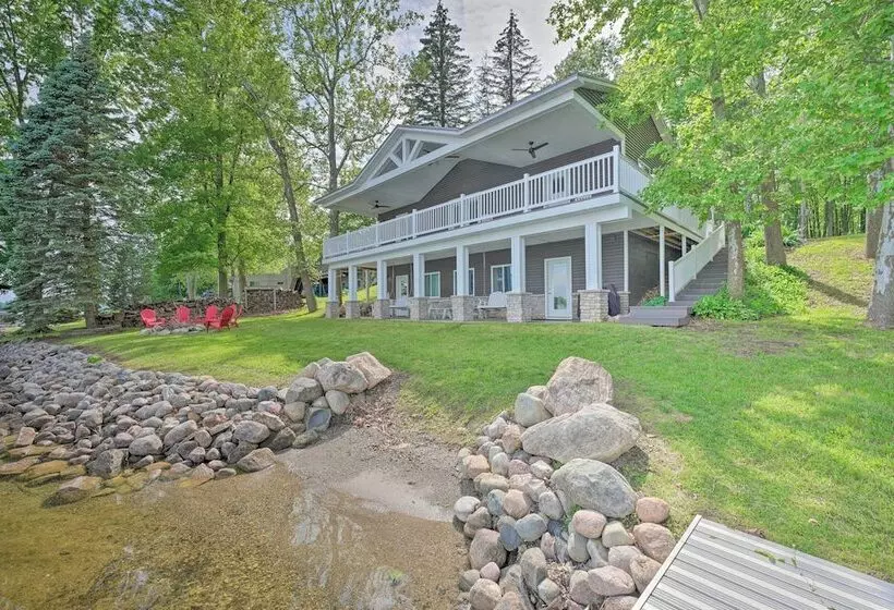 Coldwater Family Retreat W/ Boat Dock & Grill!