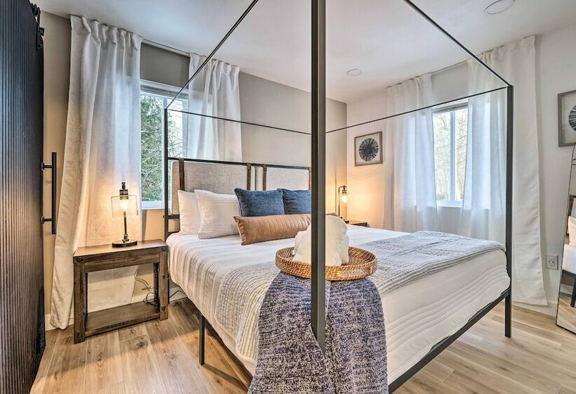 Contemporary Pocono Mountain Home W/ Deck