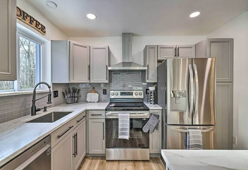 Contemporary Pocono Mountain Home W/ Deck