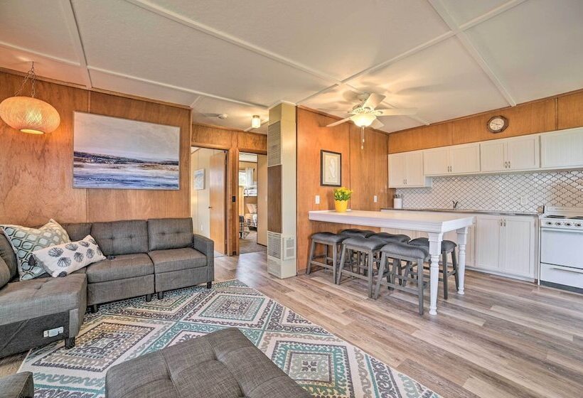 Cozy Petoskey Area Retreat On Burt Lake Access!