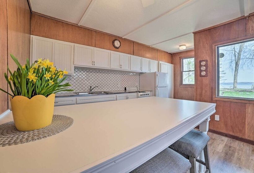 Cozy Petoskey Area Retreat On Burt Lake Access!