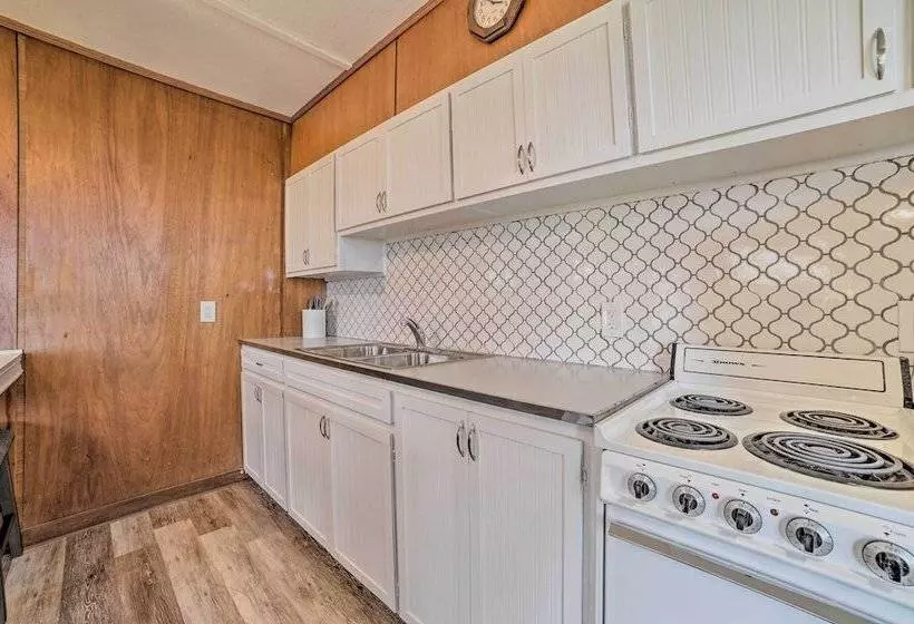 Cozy Petoskey Area Retreat On Burt Lake Access!