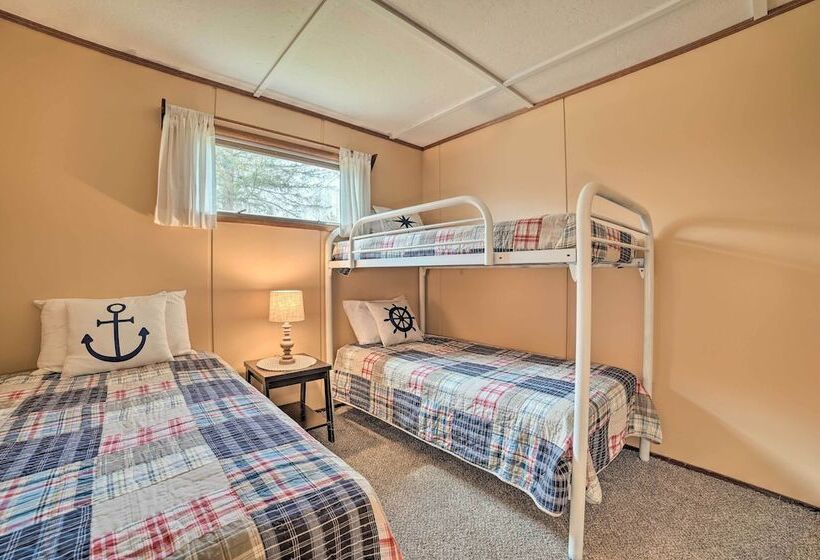 Cozy Petoskey Area Retreat On Burt Lake Access!