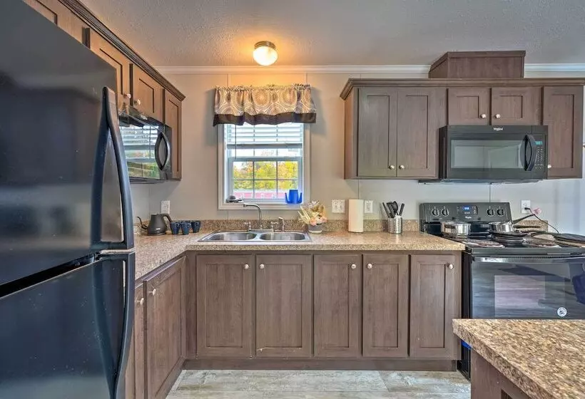 Cozy Cassopolis Retreat On Little Fish Lake!