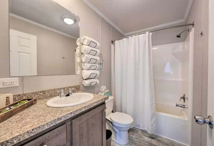 Cozy Cassopolis Retreat On Little Fish Lake!