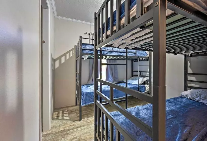 Cozy Cassopolis Retreat On Little Fish Lake!