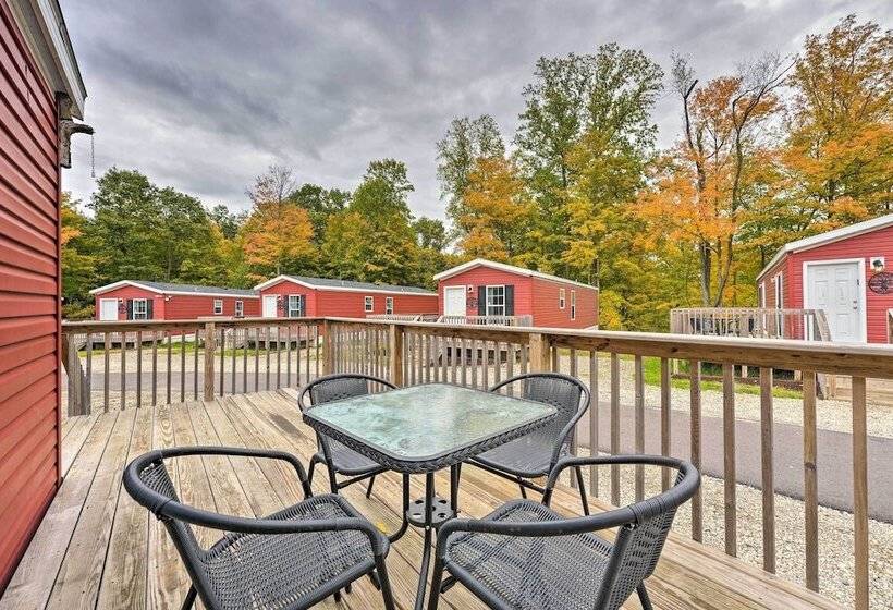 Cozy Cassopolis Retreat On Little Fish Lake!