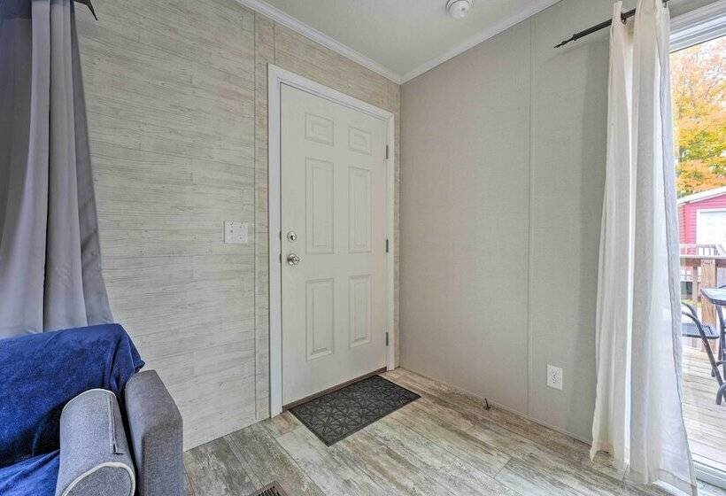 Cozy Cassopolis Retreat On Little Fish Lake!