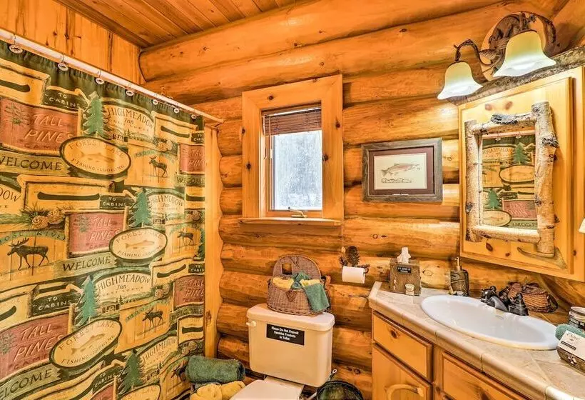 Cozy Glacier Park Log Cabin    Best In The West!